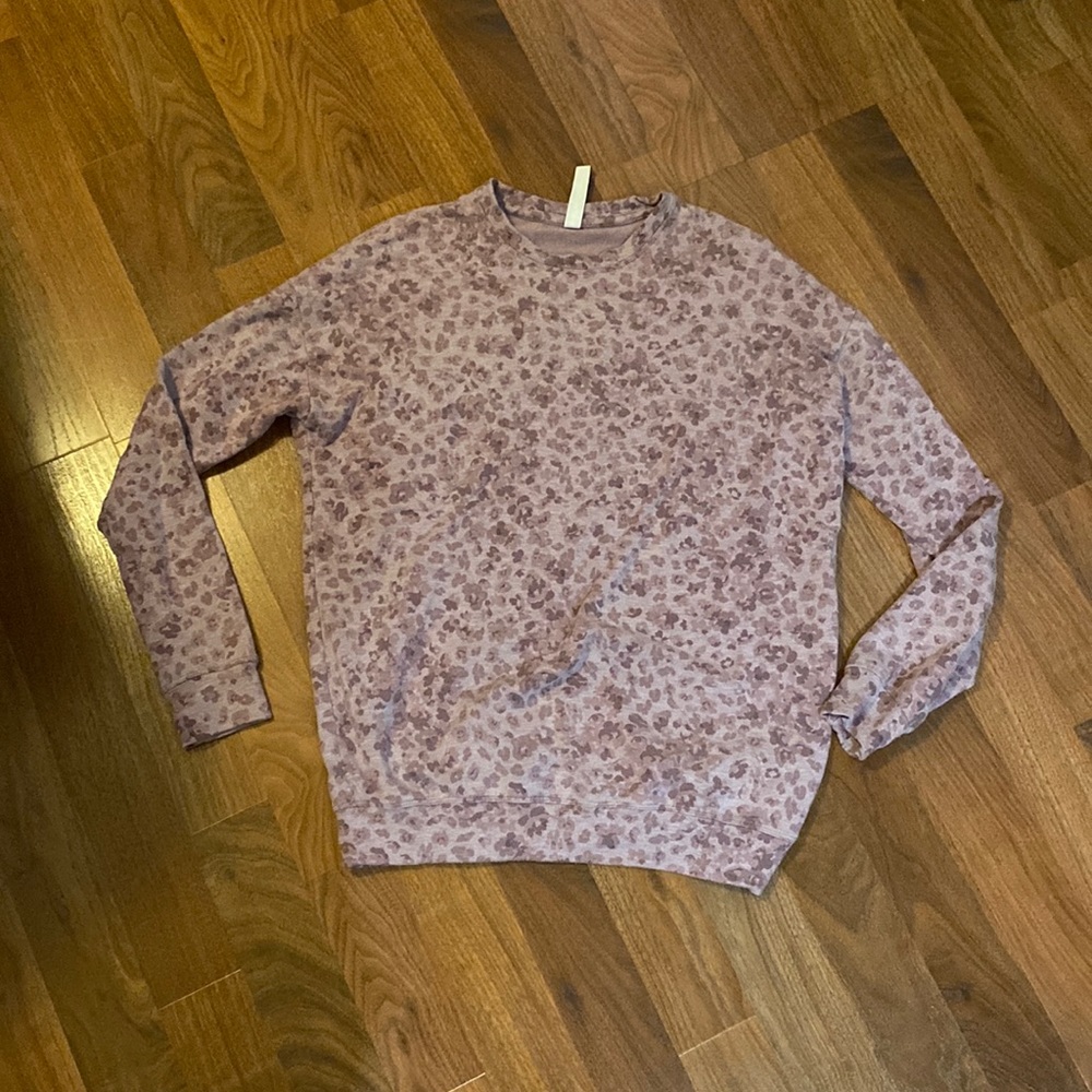 Athleta Cheetah print crewneck size XS